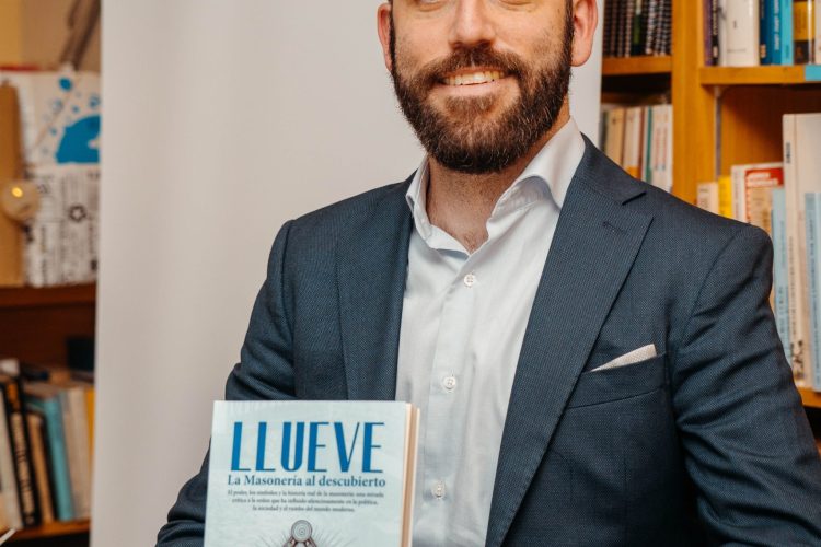 Pablo Sánchez Acero – Llueve: La Masonería al descubierto